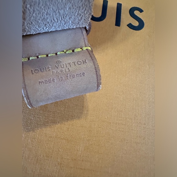 Louis Vuitton Luggage Tag and Poignet - Picture 2 of 4